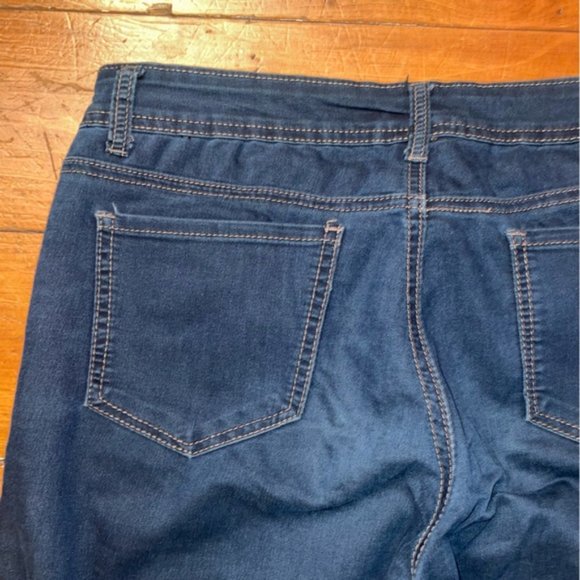 Liquid X Midrise Straight Leg Jeans Pants - Picture 8 of 11